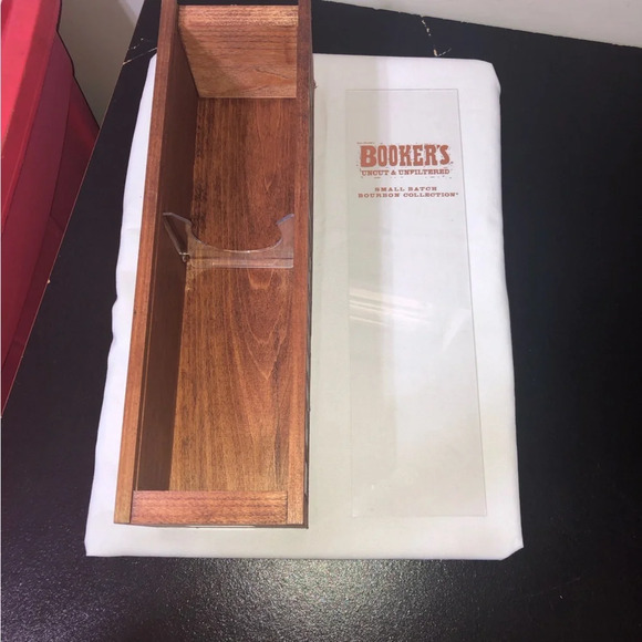 5/$25
Bookers Wood Whiskey Display Box Sliding Plexiglass Plastic Bottle Holder - Picture 3 of 9